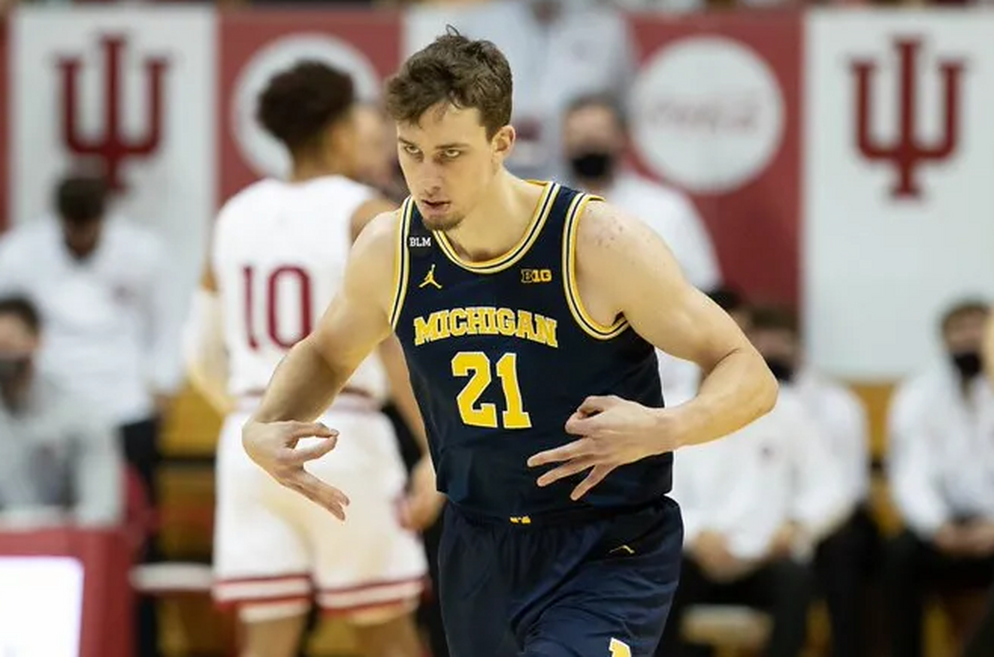 奥兰多魔术国际比赛日远射贴柱，志在欧联名次提升，气氛紧张，赛季目标并未改变