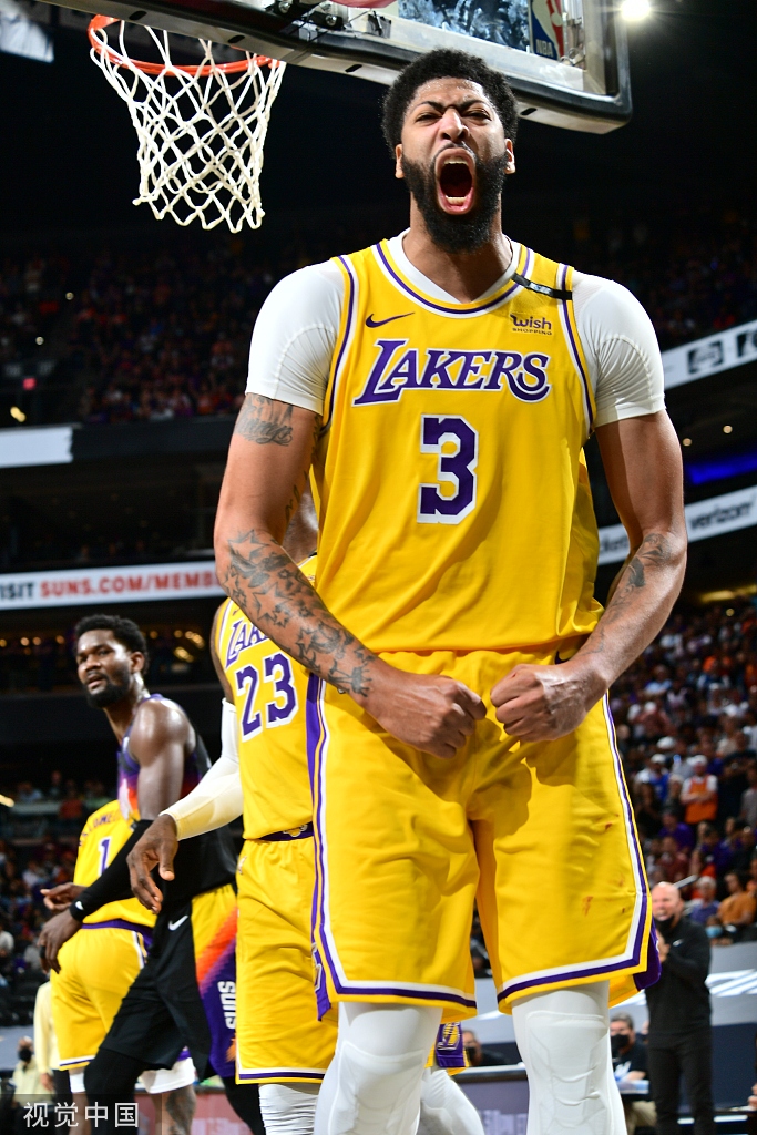 里尔训练开放日；清晨状态回暖引欢呼；欧篮联在即；训练强度明显提升