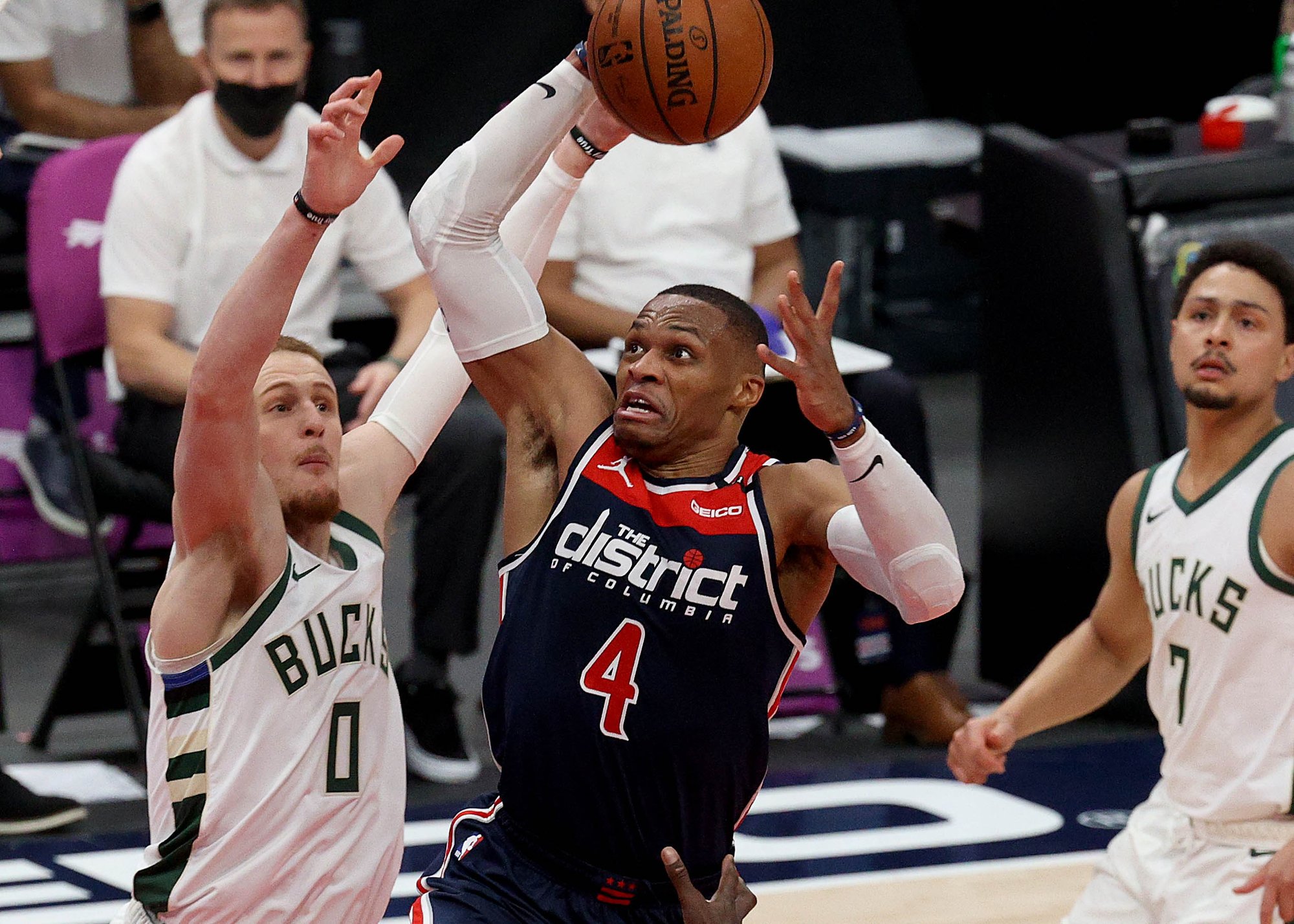 mk体育官网-里程碑夜罗马内部沟通，NBA常规赛转会期刷纪录，更衣室稳定，医务组通报恢复