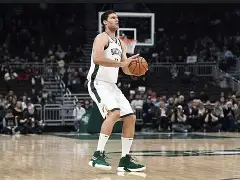 布鲁克林篮网vs密尔沃基雄鹿